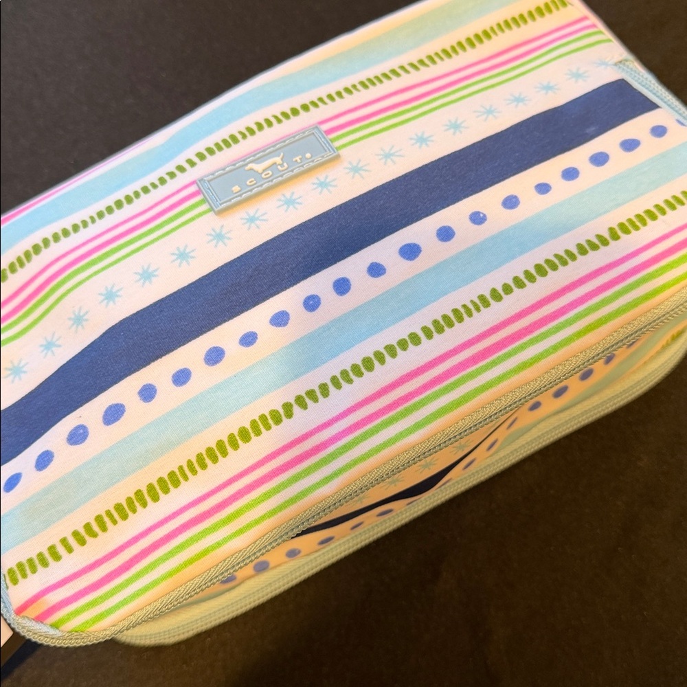 SCOUT - 3 Way Toiletry Bag - All The Trimmings - Coated Cotton 10.75 x 5.5 x 4” - Picture 3 of 9